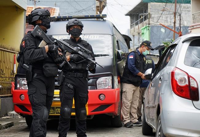 Newlywed militant suspects blamed in Indonesia church attack | iNFOnews.ca