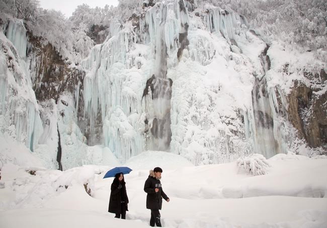 Europe weather: UK army sent out; Dutch ice skate on canals | iNFOnews.ca