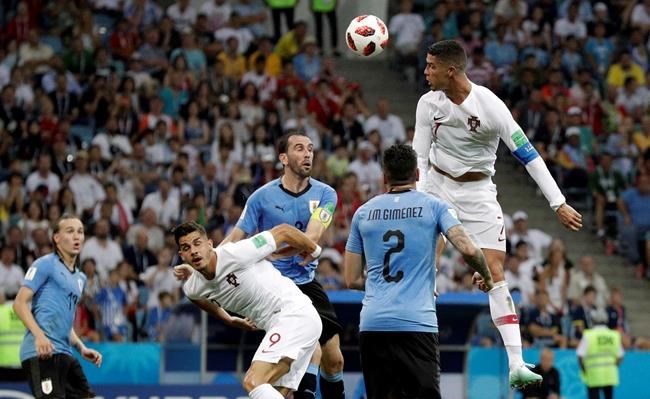 Cavani scores twice, Uruguay ousts Ronaldo and Portugal 2-1 at World Cup | iNFOnews.ca