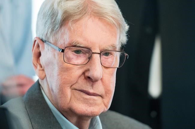 Prosecutors seek 6-year sentence for ex-Auschwitz guard, 94 | iNFOnews.ca
