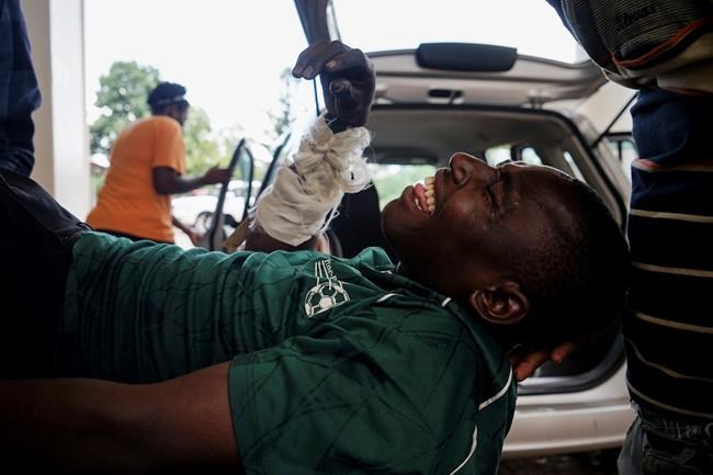 Zimbabwe police arrest 600 in harsh crackdown on protests | iNFOnews.ca CP432699689