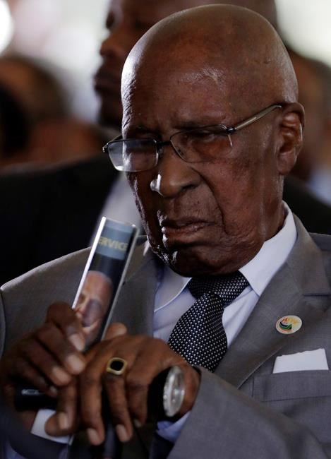 South African anti-apartheid icon Andrew Mlangeni dies at 95 | iNFOnews.ca