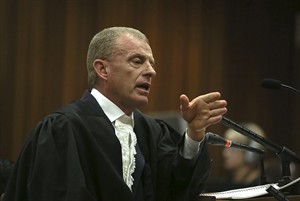 Prosecutor accuses Oscar Pistorius of staging his emotional outbursts at murder trial | iNFOnews.ca CP27997863