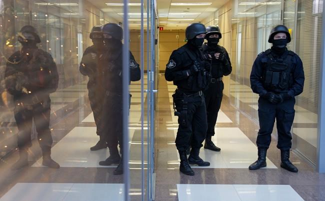 Russian authorities raid opposition leader Navalny's offices | iNFOnews.ca Russian authorities raid opposition leader Navalny's offices | iNFOnews.ca