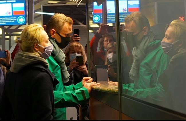 Kremlin critic Navalny detained after landing in Moscow | iNFOnews.ca Kremlin critic Navalny detained after landing in Moscow | iNFOnews.ca
