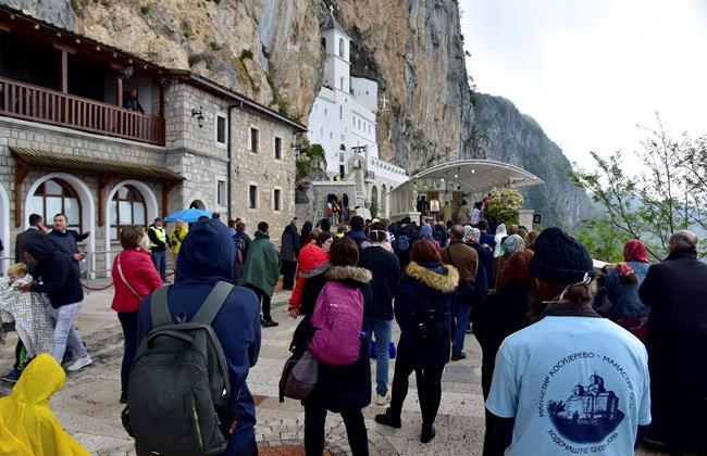Montenegro police break up protests against priest detention | iNFOnews.ca