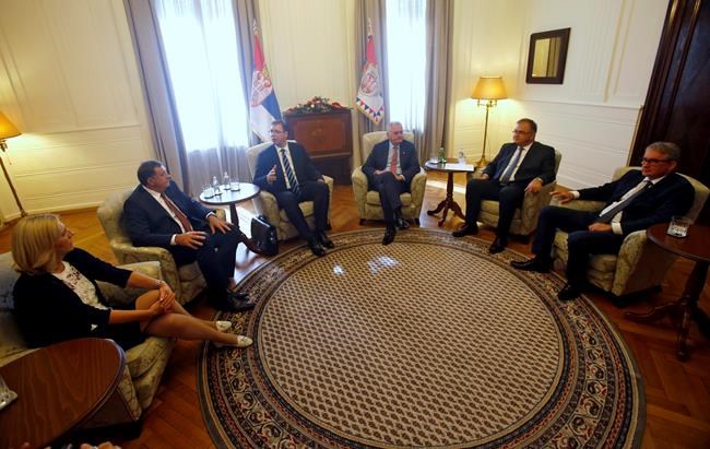 Serbia's leaders refuse to influence Bosnian Serbs | iNFOnews.ca