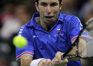 Serbia's Novak Djokovic beats Czech Republic's Radek Stepanek for 1-0 lead in Davis Cup final | iNFOnews.ca CP25961210