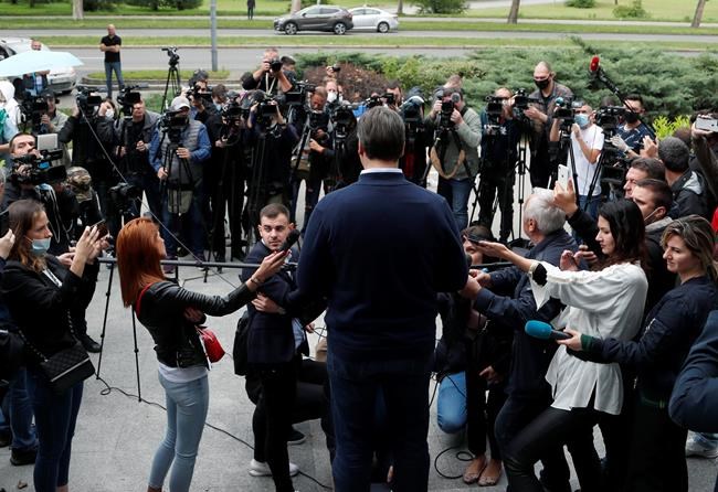 Serbian populist wins landslide as many parties boycott | iNFOnews.ca CP1874612896
