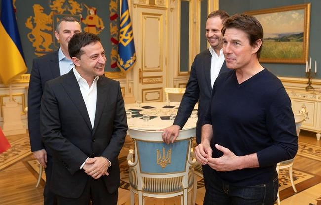 'You're good-looking': Ukraine's leader woos Tom Cruise | iNFOnews.ca CP2050422498