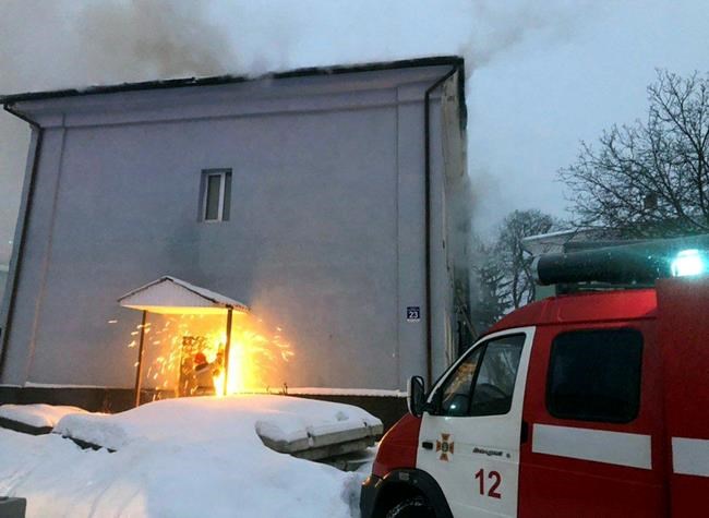 Building at renowned Kyiv monastery complex catches fire | iNFOnews.ca CP340437924