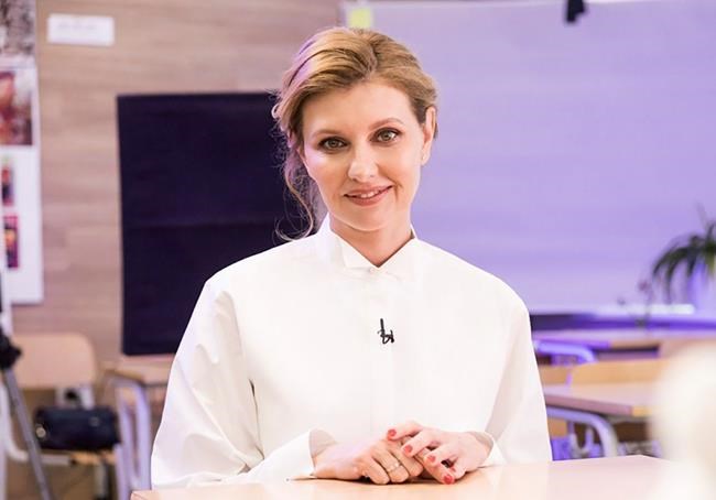 Ukraine president's wife hospitalized with virus | iNFOnews.ca