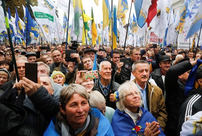 Thousands of anti-government protesters rally in Ukraine | iNFOnews.ca