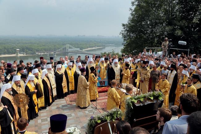 Russian Orthodox reach Kyiv monastery despite threats | iNFOnews.ca
