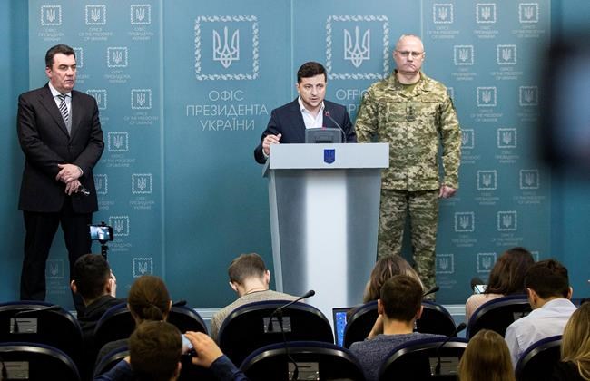 Government troops, rebels exchange fire in eastern Ukraine | iNFOnews.ca
