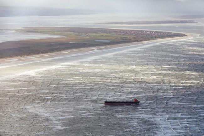Germany: stranded cargo ship to be freed before weekend | iNFOnews.ca