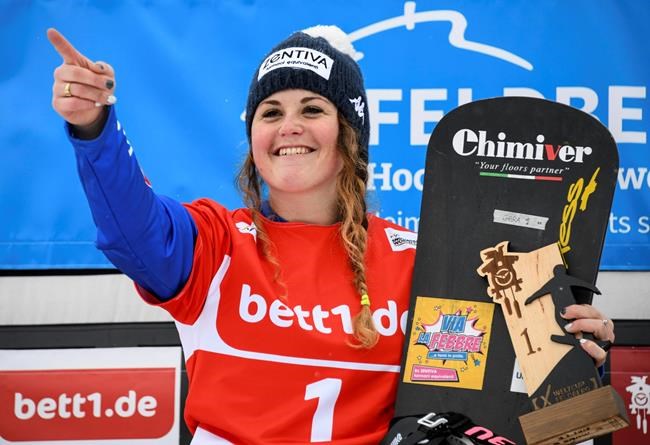 Canada's Bergermann wins first World Cup medal in snowboard cross | iNFOnews.ca