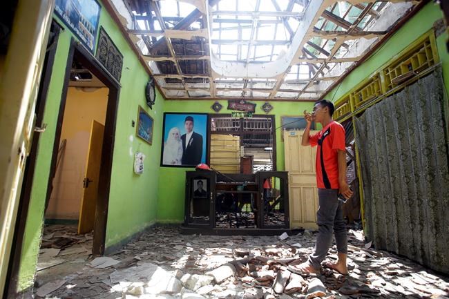 Quake put life on hold in damaged, hungry Indonesian village | iNFOnews.ca Quake put life on hold in damaged, hungry Indonesian village | iNFOnews.ca