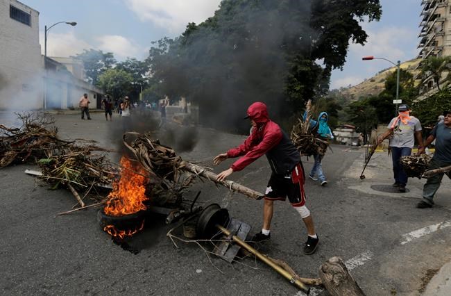 Venezuela quells soldiers' revolt, top court blasts congress | iNFOnews.ca