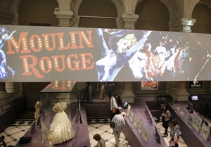 C'est l'amour: Exhibit shows Paris as seen by Hollywood - 'Not a real city, it's a cliché' | iNFOnews.ca CP20149115