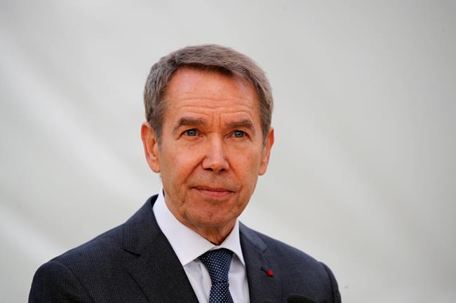 Jeff Koons unveils sculpture for Paris attacks victims | iNFOnews.ca CP1985360594