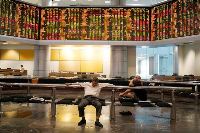 Global shares mixed as investors watch trade talks | iNFOnews.ca