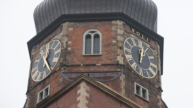 Minute hand plunges from Hamburg church tower; no one hurt | iNFOnews.ca CP1781925263