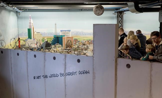 Wall goes up around America at miniature world in Germany | iNFOnews.ca