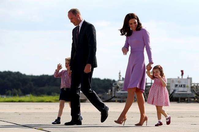 UK royals hear children's concert, see Hamburg Airbus plant | iNFOnews.ca CP38766343