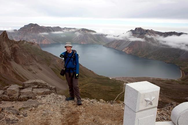 Tourists go off beaten path on North Korea's sacred volcano | iNFOnews.ca CP1758671339