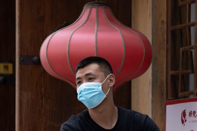 The Latest: Hawaii to wait to waive quarantine requirement | iNFOnews.ca CP471522815