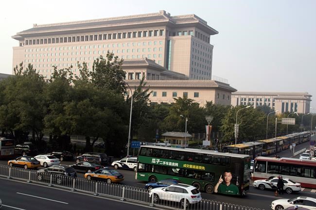 Over 1,000 protesters stand before Chinese defence ministry | iNFOnews.ca Over 1,000 protesters stand before Chinese defence ministry | iNFOnews.ca