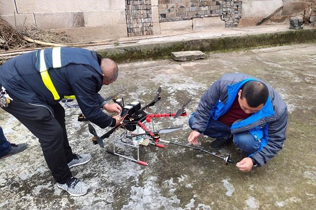 Flamethrower drone incinerates wasp nests in China | iNFOnews.ca