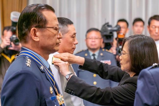 Taiwan protests China jets crossing centre of Taiwan Strait | iNFOnews.ca