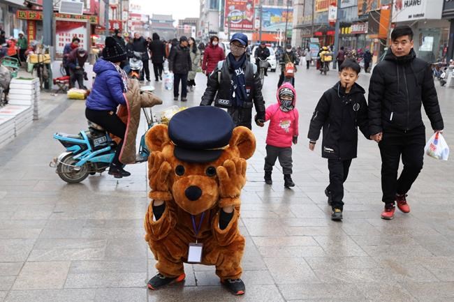 Santa gets pushed out as China's leaders emphasize tradition | iNFOnews.ca CP825117544