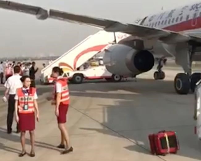 China, Airbus investigating blown-out windshield on plane | iNFOnews.ca CP1920212442