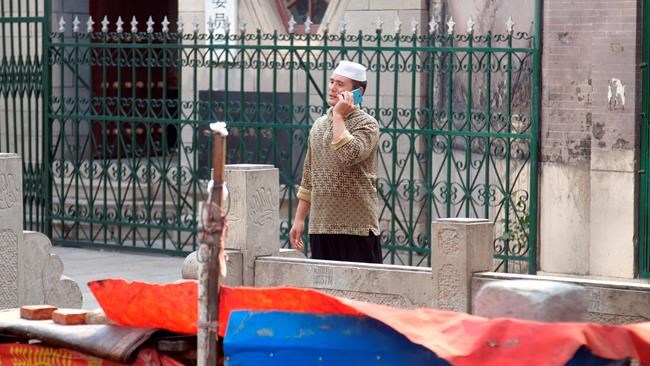 Hui poet fears for his people as China 'Sinicizes' religion | iNFOnews.ca CP421301154