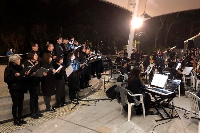 The people sing: 'Les Mis' soothes, breaks Hong Kong hearts | iNFOnews.ca The people sing: 'Les Mis' soothes, breaks Hong Kong hearts | iNFOnews.ca