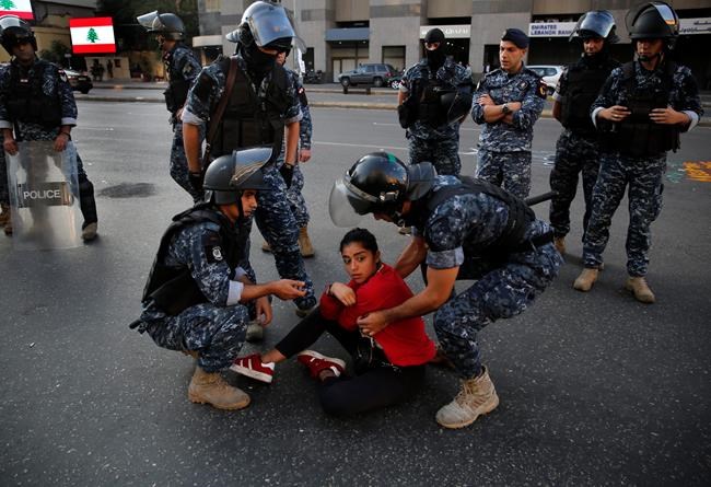 Protesters close roads, paralyzing Lebanon as crisis worsens | iNFOnews.ca
