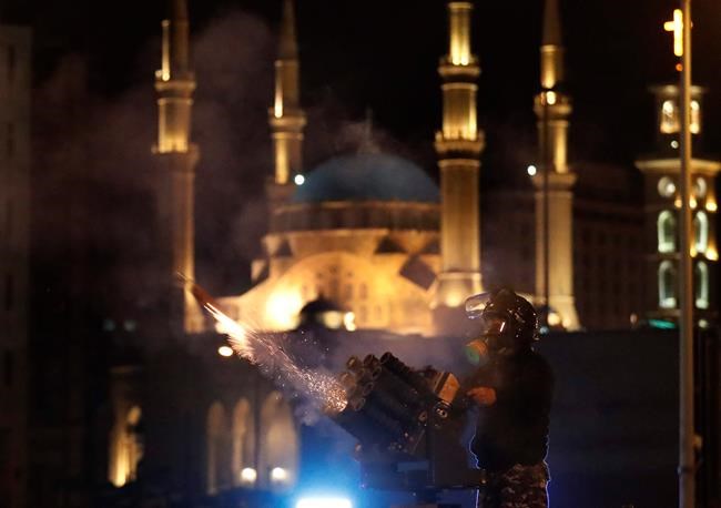 Hourslong clashes between police, protesters engulf Beirut | iNFOnews.ca CP1783213251