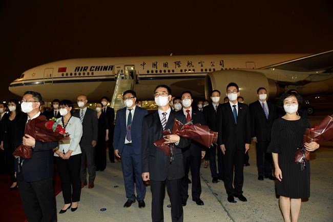 Chinese diplomats return from Houston consulate shut by US | iNFOnews.ca