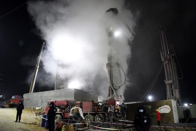 Experts: 15 more days to reach trapped China mine workers | iNFOnews.ca