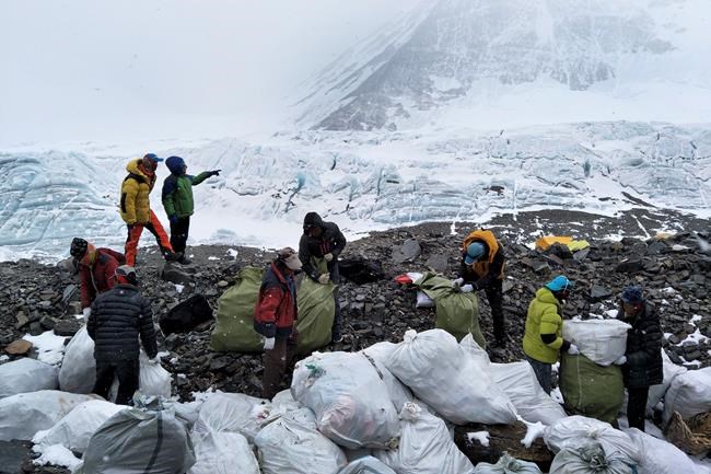 4 tons of garbage collected in China's Everest cleanup | iNFOnews.ca