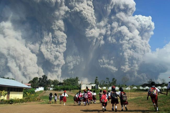 Volcanic blast reshaped summit of Indonesia's Mount Sinabung | iNFOnews.ca Volcanic blast reshaped summit of Indonesia's Mount Sinabung | iNFOnews.ca
