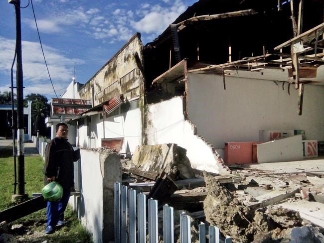 Strong Indonesia earthquake damages buildings, hurts some | iNFOnews.ca