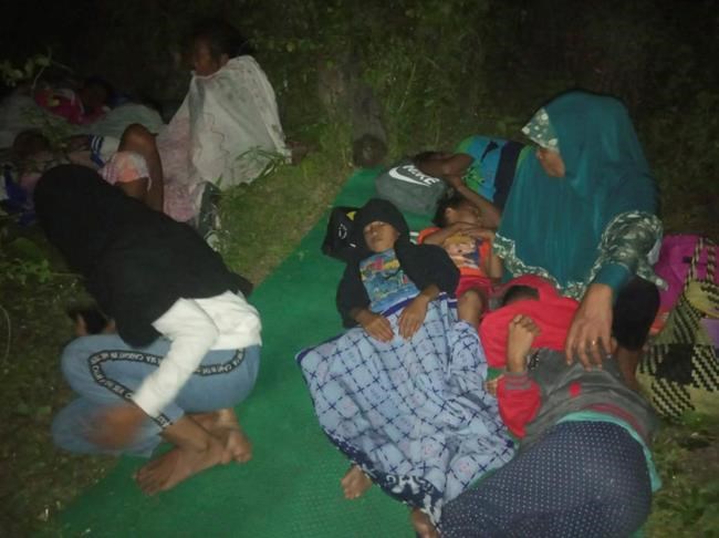 2 people dead, dozens of homes damaged in Indonesian quake | iNFOnews.ca