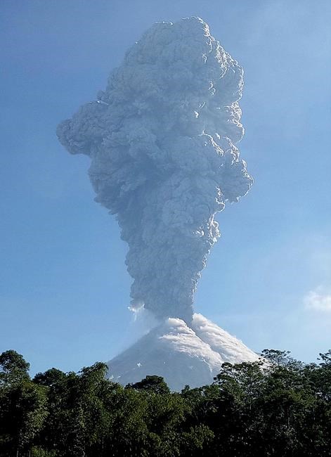 Indonesia's Merapi volcano ejects towering column of ash | iNFOnews.ca