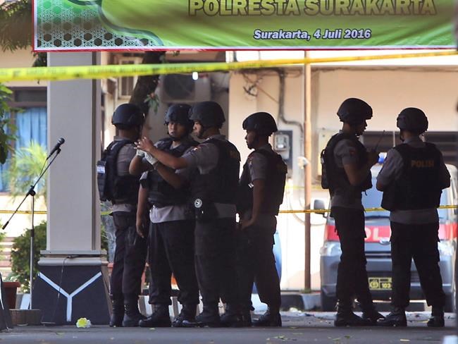 Suspected militant dies in Indonesia suicide bombing | iNFOnews.ca