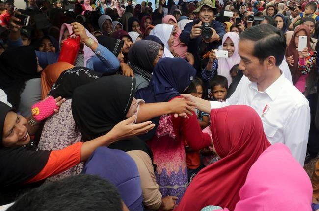 At least 43,000 homeless after Aceh quake in Indonesia | iNFOnews.ca