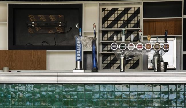 Dubai allows alcohol home delivery as virus shuts down bars | iNFOnews.ca Dubai allows alcohol home delivery as virus shuts down bars | iNFOnews.ca